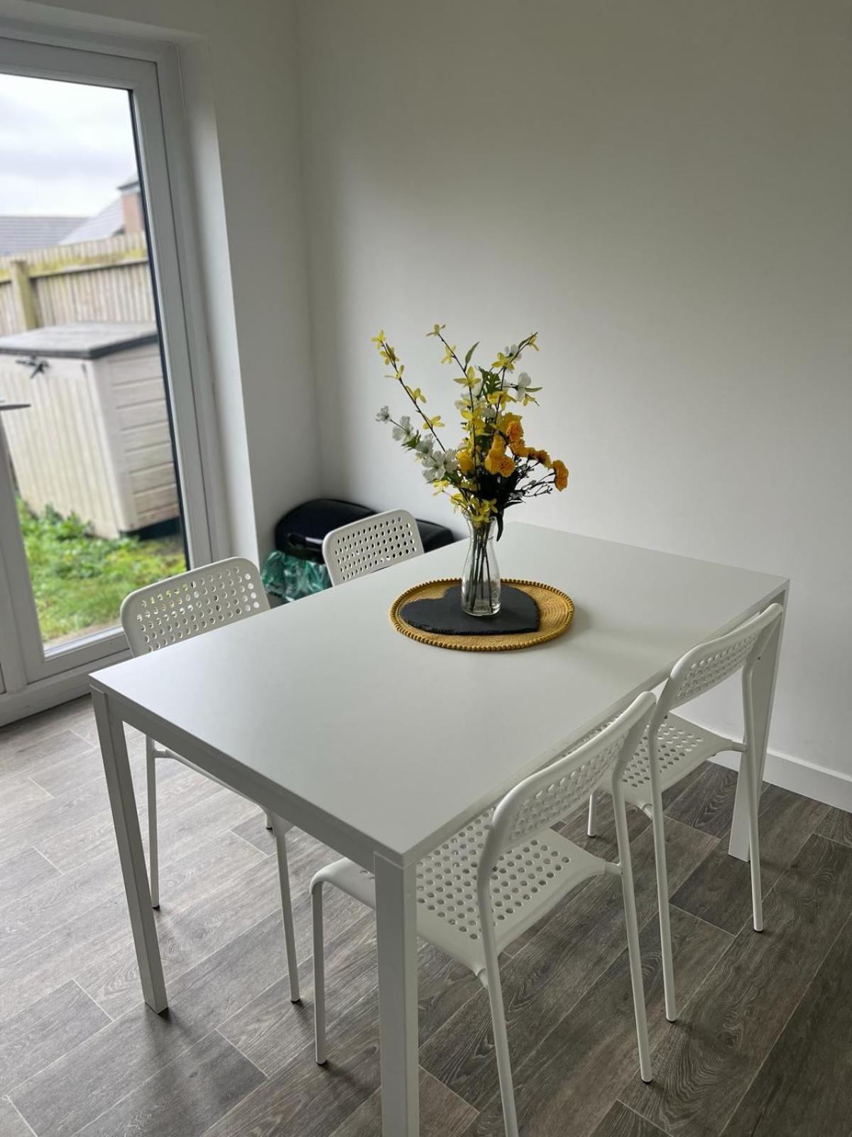 Village House St Mellons - Close To A48 And M4 Cardiff Zewnętrze zdjęcie